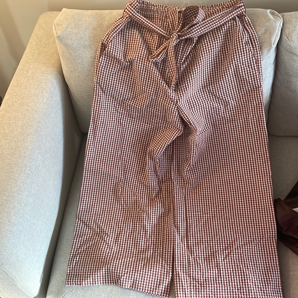 LOFT wide legged gingham pant. Never worn, perfect condition